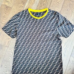 Fendi brown and Yellow Logo T-Shirt size S